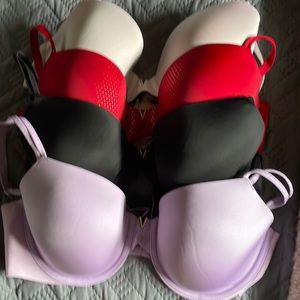 4 Victoria’s Secret bras 36 D